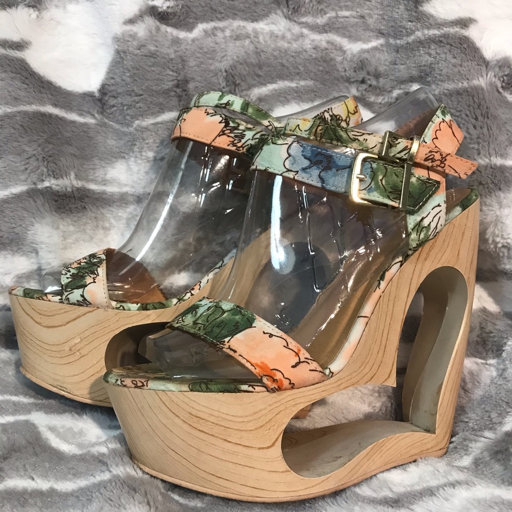 Heart cut-out Wedge Heels
